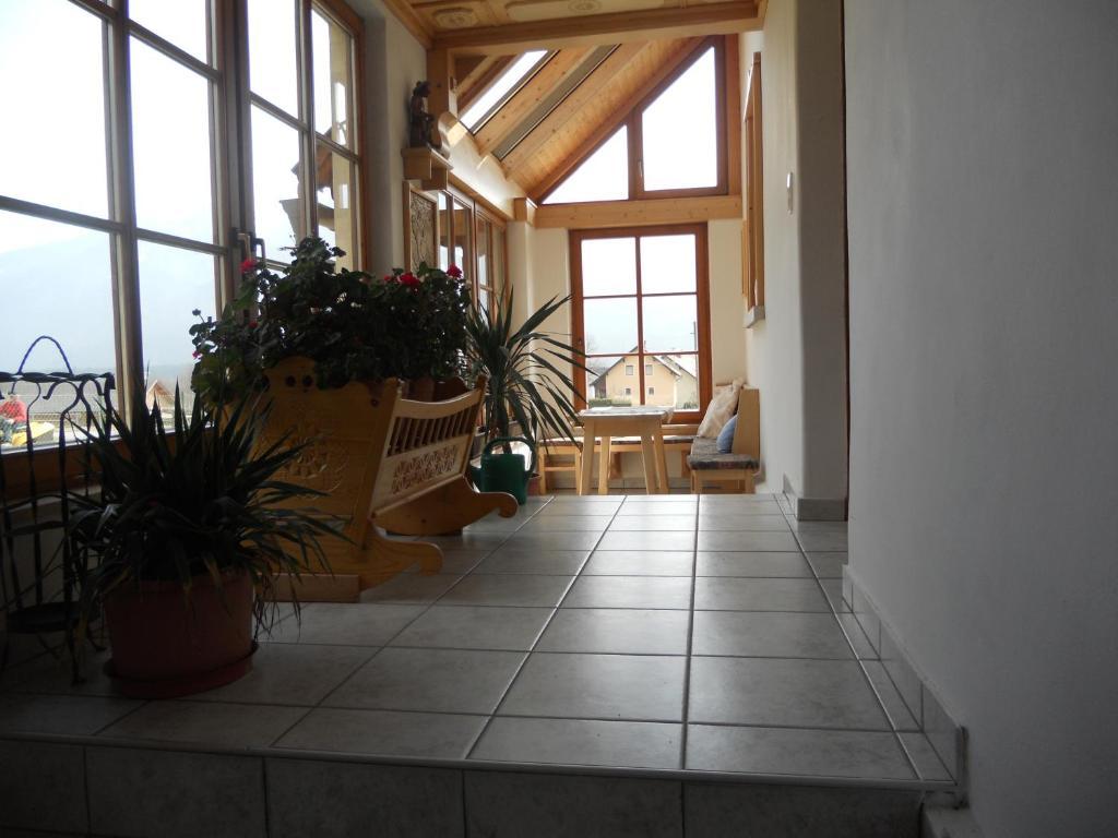 Ferienwohnungen/Holiday Apartments Lederer Reisach Rum bild
